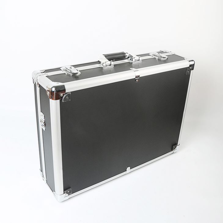 Caja de aluminio con asa